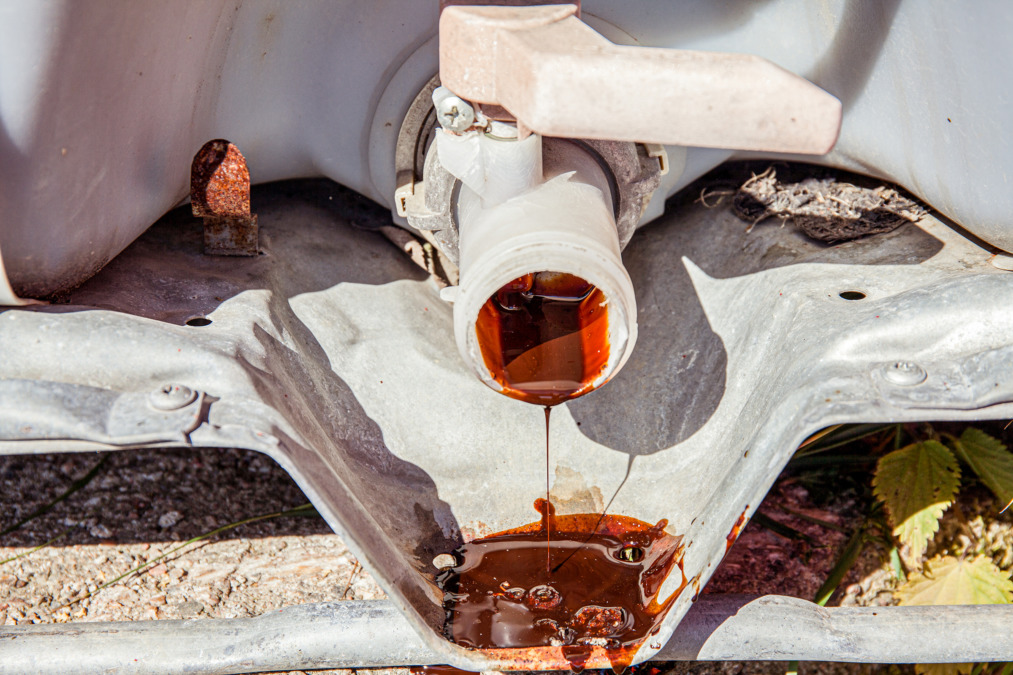 Soilfood Ravinneseosten avulla parannat maan vedenpidätyskykyä.
