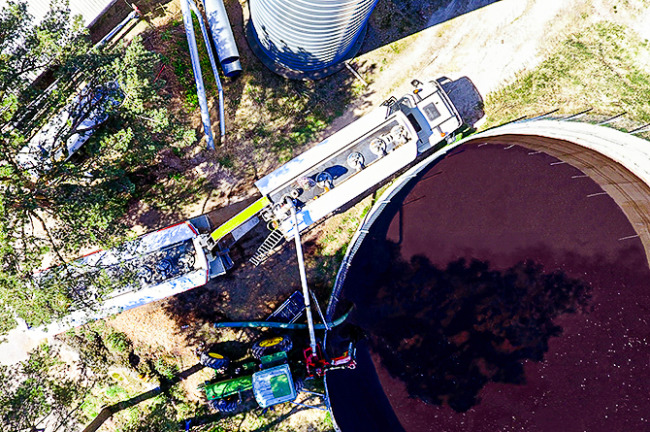 Soilfood Boost -tuotteet ovat nestemäisiä ravinnepitoisia lannoitteita, joilla voit esimerkiksi väkevöidä lietelannan vastaamaan paremmin kasvin ravinnetarpeita.