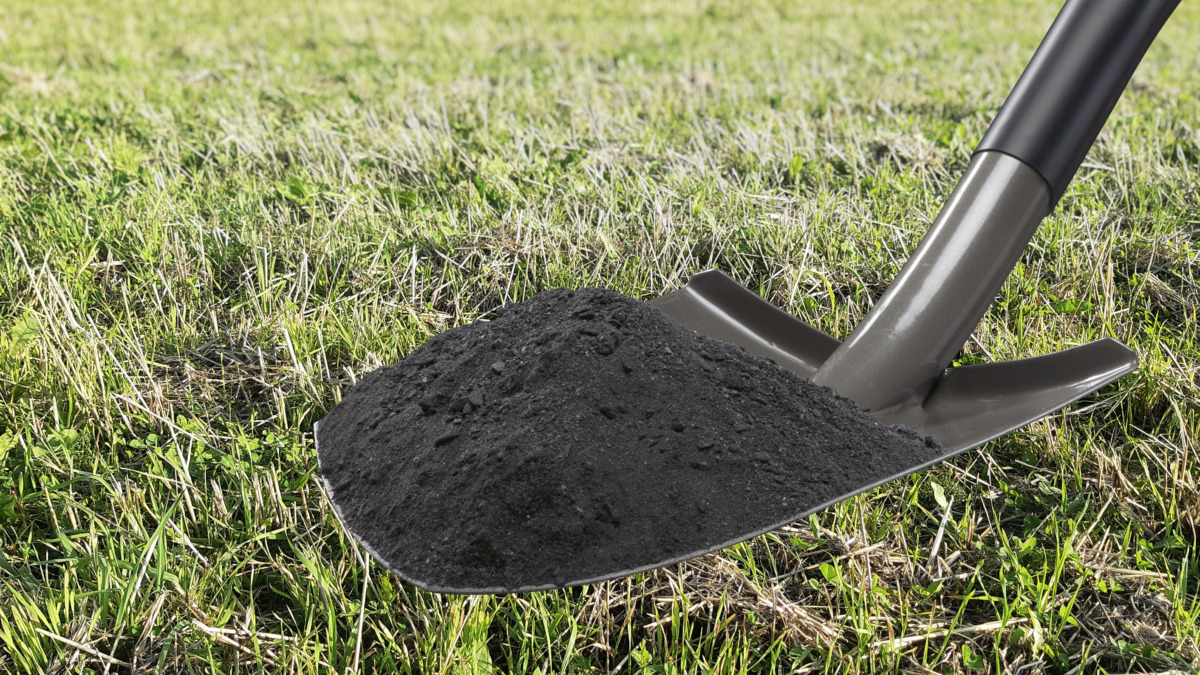 Soilfood Kalkkituhka, PK-hivenkalkki ja Ravinnekalkki.