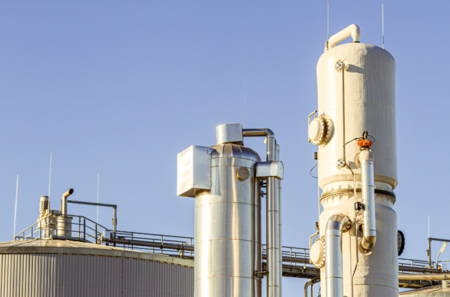 Palvelut teollisuudelle, kemia-, kaivos- ja metalliteollisuus.