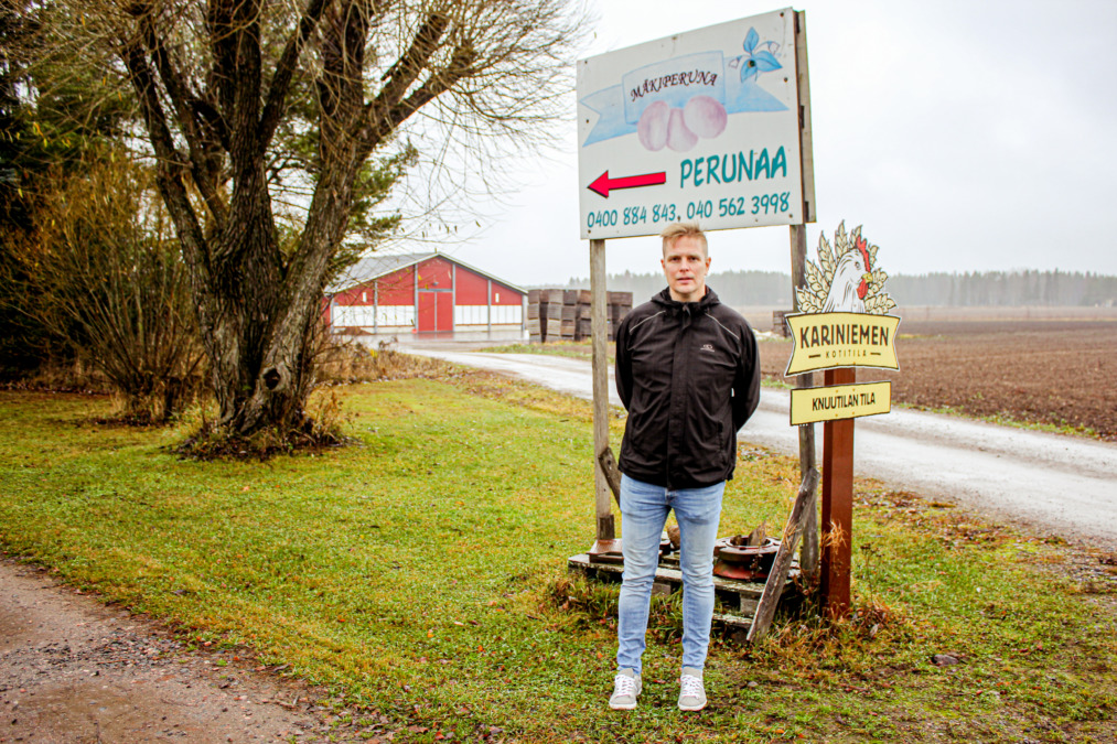 Atte Mäkitalo isännöi Mäkitalon tilaa Säkylässä.